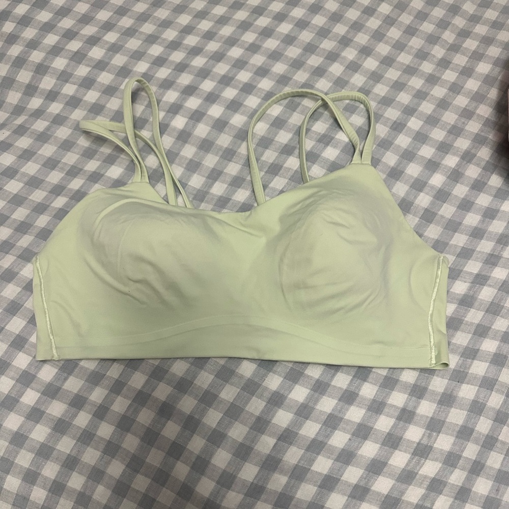 Light green like a cloud bra